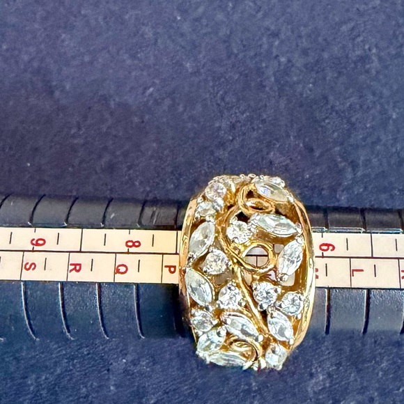 Vintage Gold Tone Rhinestone Floral Statement Ring - Picture 2 of 8